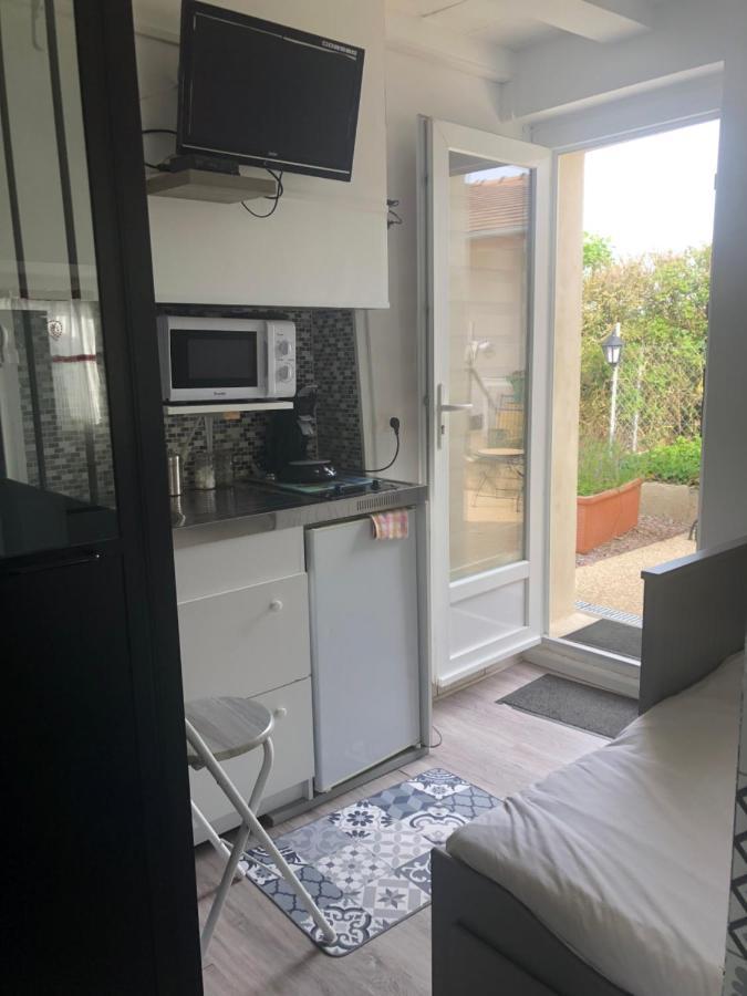 Studio 11M2 Magny-Cours Exterior photo